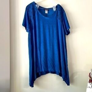Blue and lace detail women’s 1X shirt